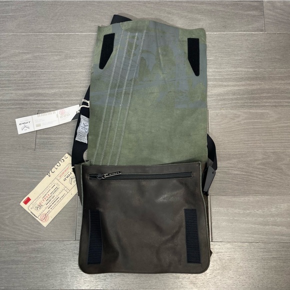 NWT J.FOLD Men’s Messenger Bag SHOULDERED Brown Leather Crossbody White Stripe - Picture 11 of 16